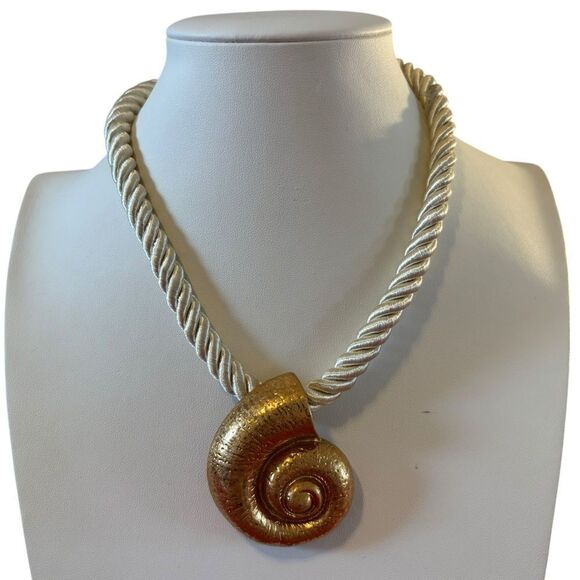 Gorgeous Shimmery Nautilus Goldtone Pendant on Pearly Looking Rope Chain. - Picture 1 of 6